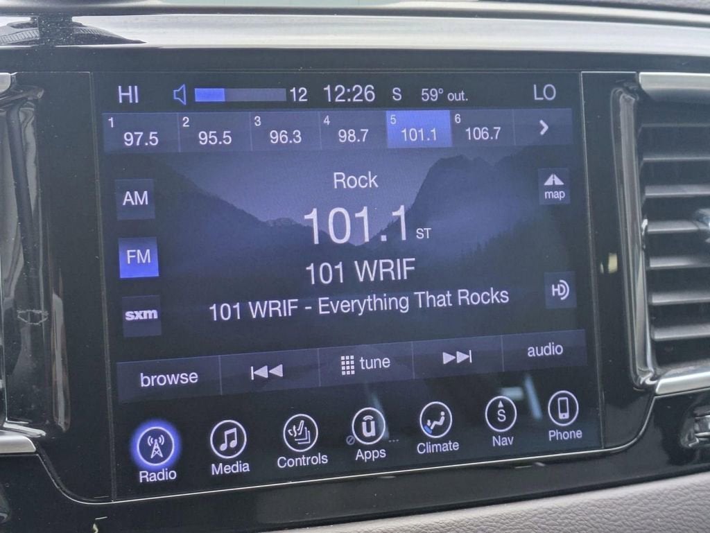 2017 Chrysler Pacifica Touring-L Plus