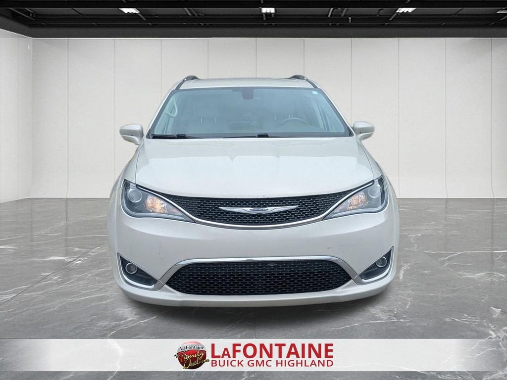 2017 Chrysler Pacifica Touring-L Plus