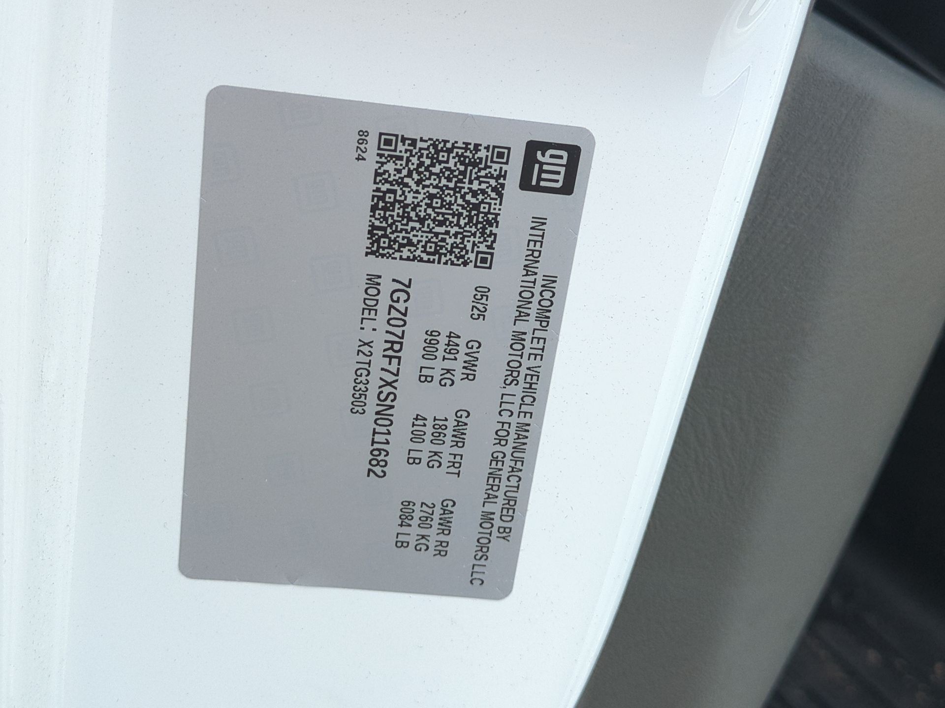 2025 GMC Savana Cutaway 3500 1WT