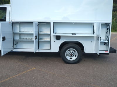 2025 GMC Savana Cutaway 3500 1WT