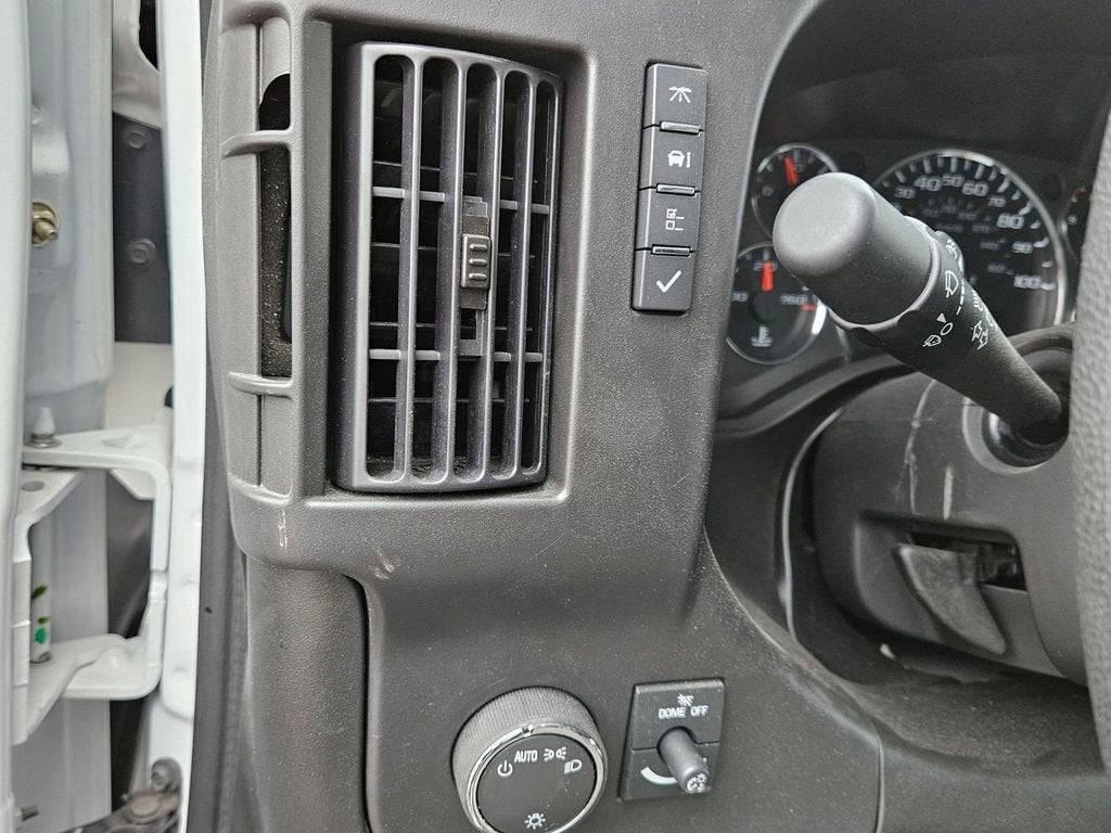 2024 GMC Savana Cutaway 3500 1WT