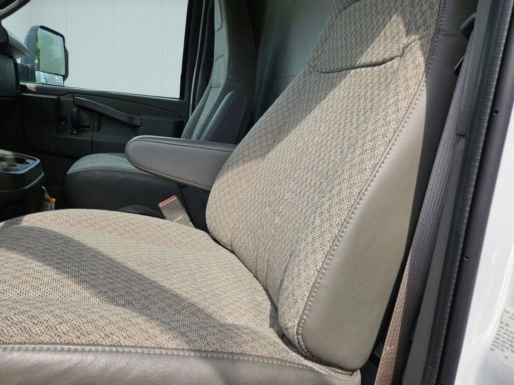 2024 GMC Savana Cutaway 4500 2WT