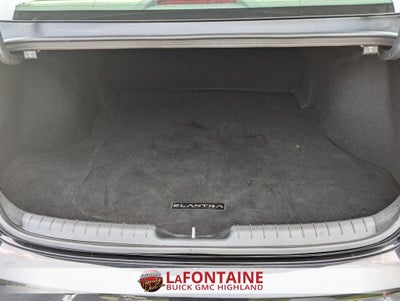 2023 Hyundai Elantra SE