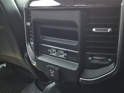 2022 RAM 1500 Laramie Crew Cab 4x2 5'7" Box