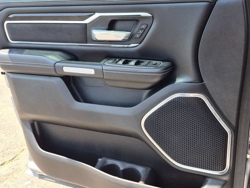 2022 RAM 1500 Laramie Crew Cab 4x2 5'7" Box