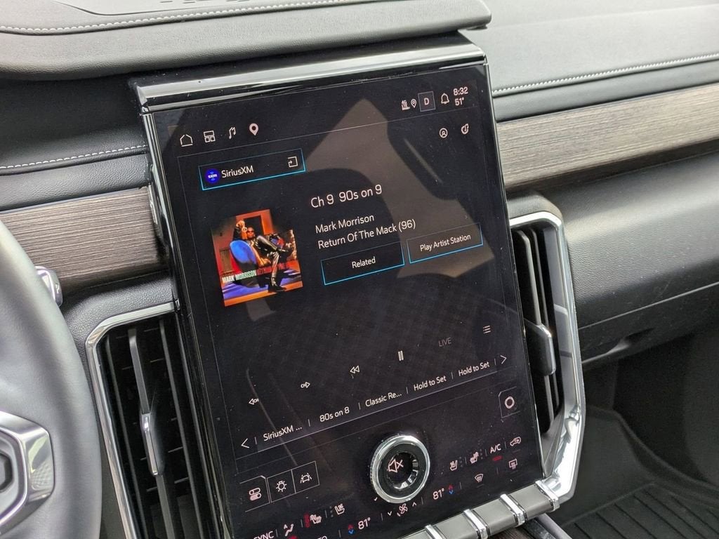 2024 GMC Acadia Denali