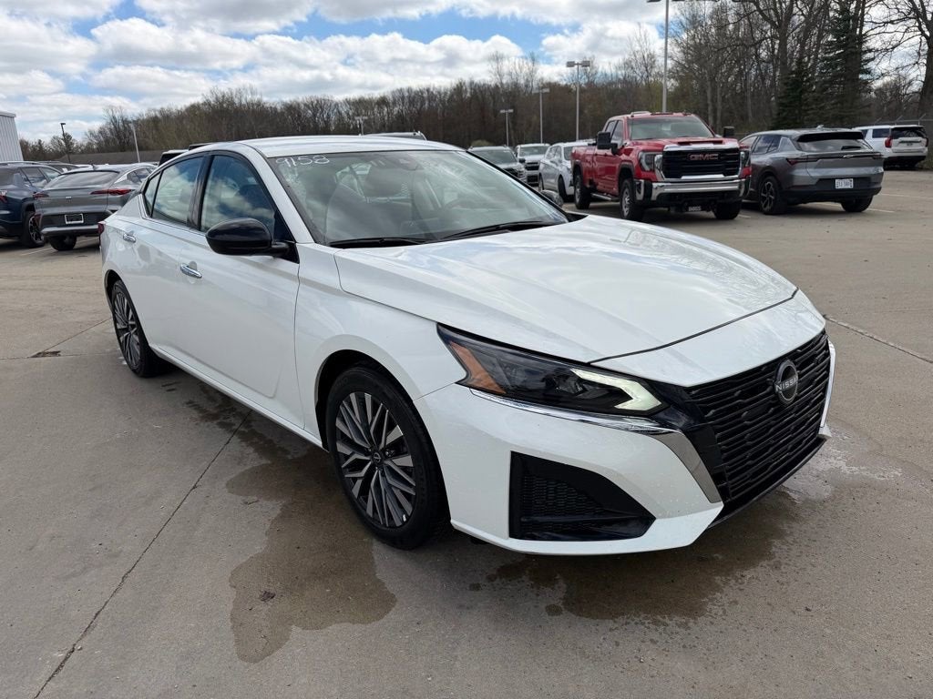 2025 Nissan Altima SV FWD