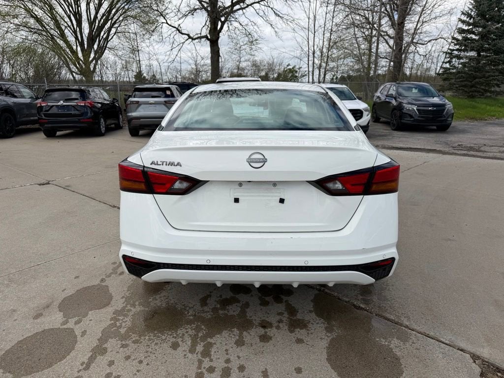 2025 Nissan Altima SV FWD