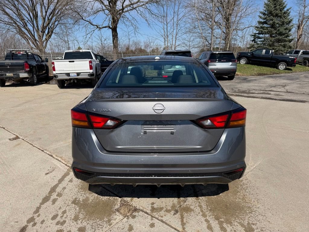 2025 Nissan Altima SV