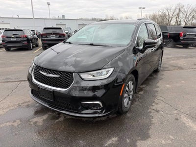 2022 Chrysler Pacifica Hybrid Touring L