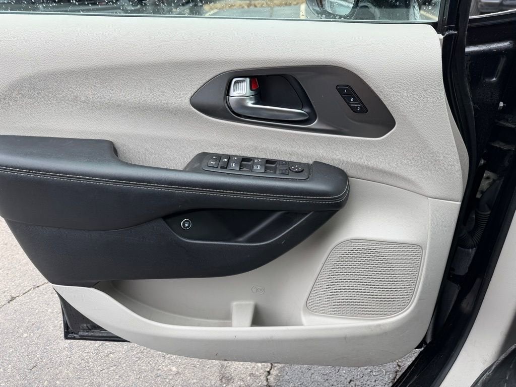 2022 Chrysler Pacifica Hybrid Touring L