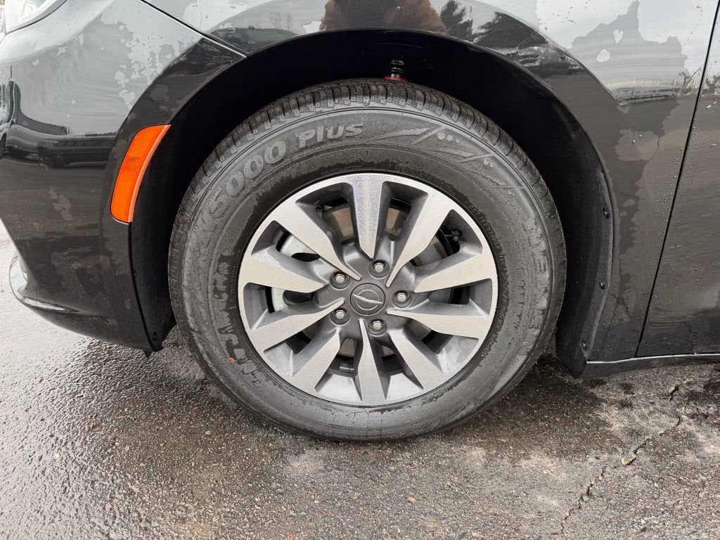 2022 Chrysler Pacifica Hybrid Touring L