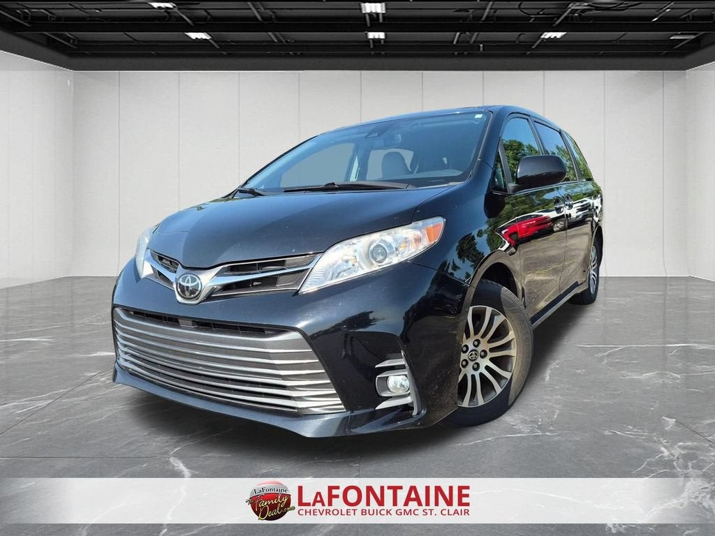 2020 Toyota Sienna XLE Auto Access Seat