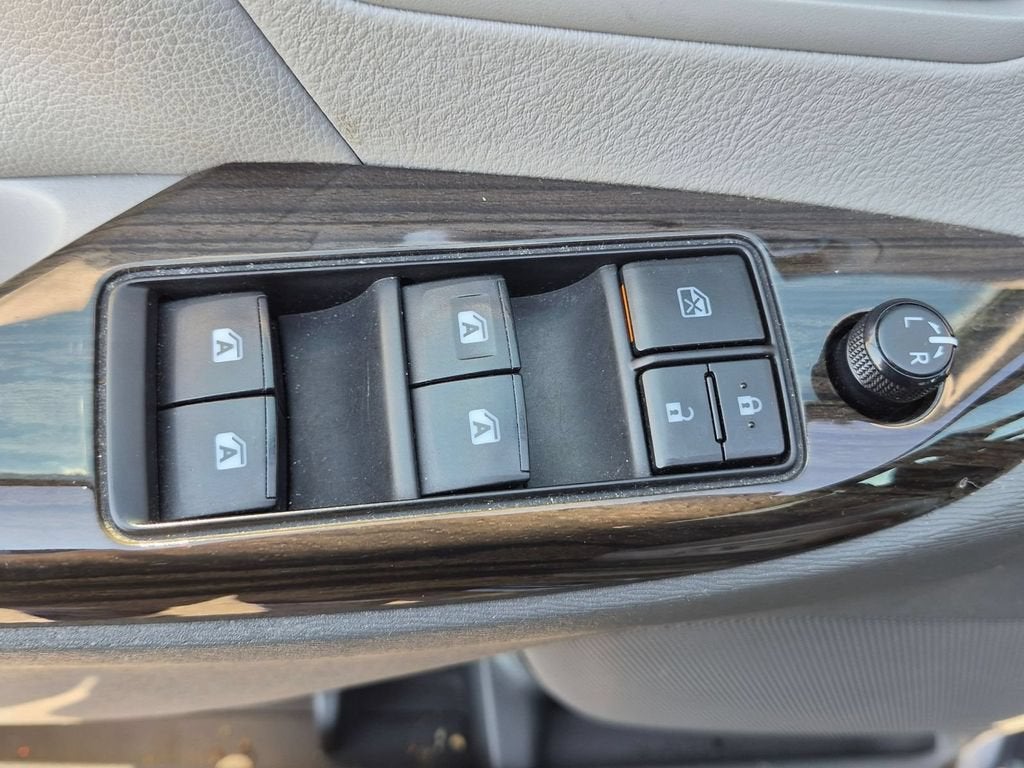 2020 Toyota Sienna XLE Auto Access Seat
