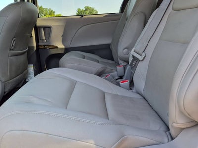2020 Toyota Sienna XLE Auto Access Seat