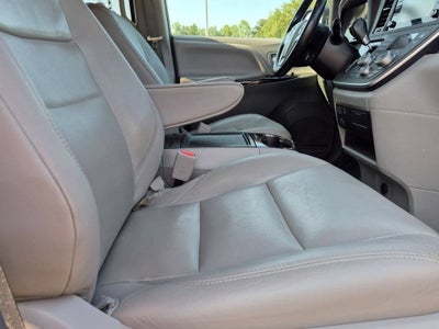 2020 Toyota Sienna XLE Auto Access Seat