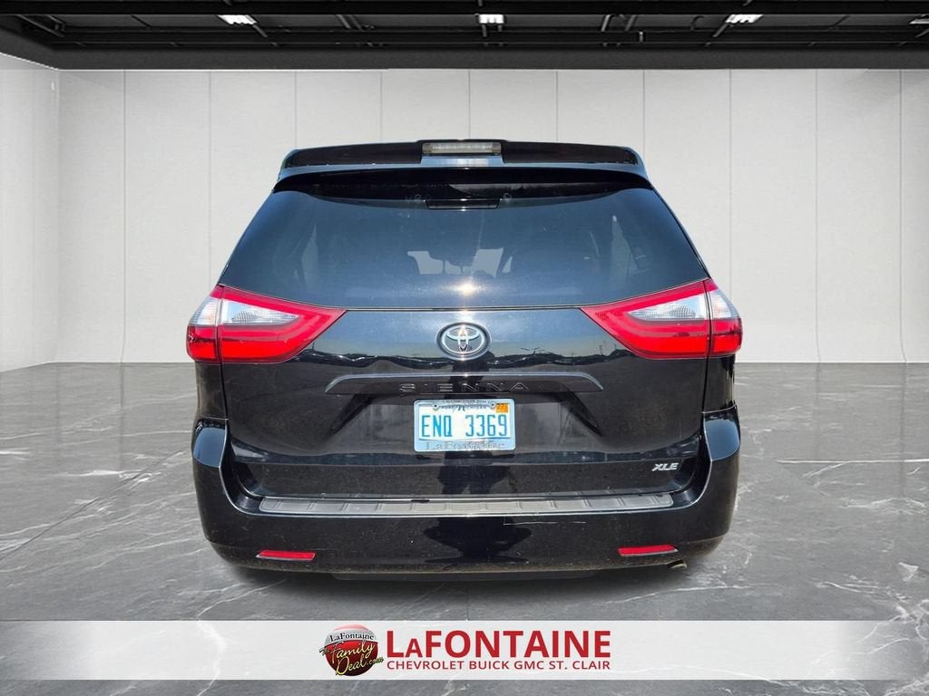2020 Toyota Sienna XLE Auto Access Seat