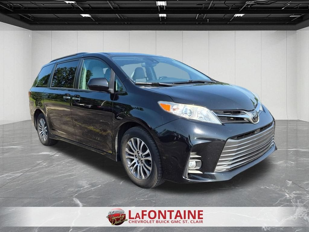 2020 Toyota Sienna XLE Auto Access Seat