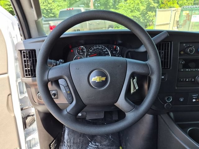 2026 Chevrolet Express Passenger 1LT