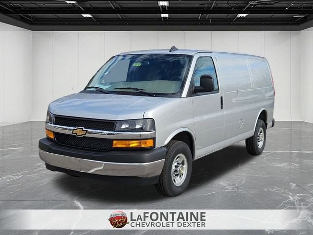 2025 Chevrolet Express Cargo 3500 WT