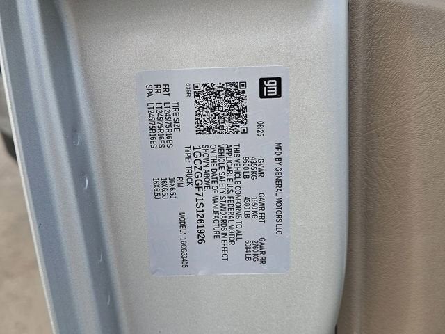 2025 Chevrolet Express Cargo 3500 WT