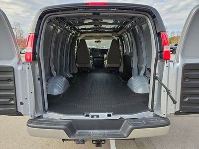 2025 Chevrolet Express Cargo 3500 WT