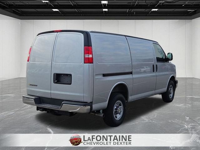 2025 Chevrolet Express Cargo 3500 WT
