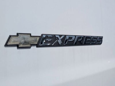 2025 Chevrolet Express Cargo WT