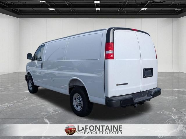 2025 Chevrolet Express Cargo WT
