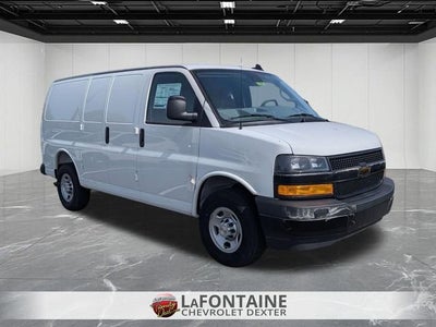 2025 Chevrolet Express Cargo WT