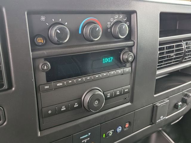 2025 Chevrolet Express Cargo 3500 WT