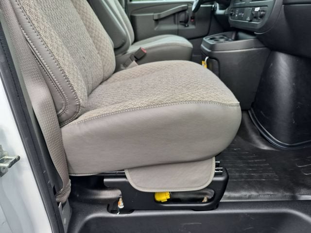 2026 Chevrolet Express Cutaway 3500 1WT