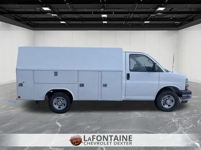 2025 Chevrolet Express Cutaway 3500 1WT
