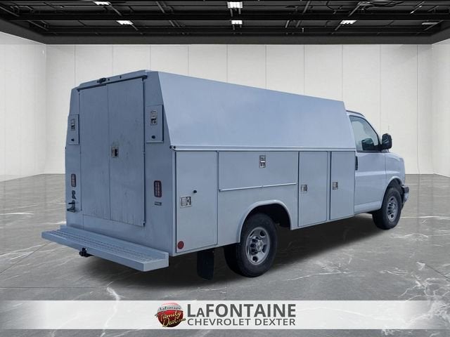 2025 Chevrolet Express Cutaway 3500 1WT