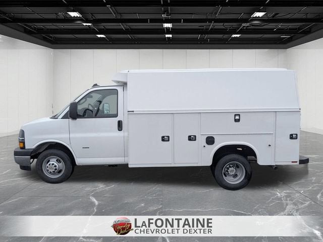 2026 Chevrolet Express Cutaway 3500 1WT
