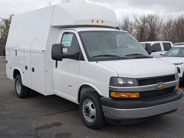 2026 Chevrolet Express Cutaway 3500 1WT