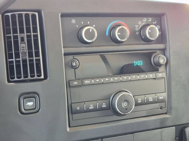 2026 Chevrolet Express Cutaway 3500 1WT