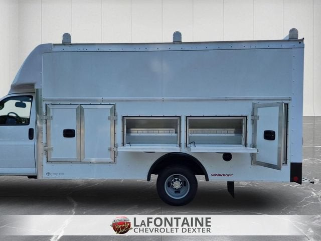 2026 Chevrolet Express Cutaway 3500 1WT