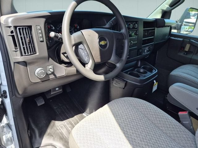 2026 Chevrolet Express Cutaway 3500 1WT