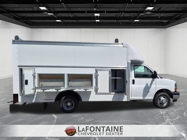 2026 Chevrolet Express Cutaway 3500 1WT