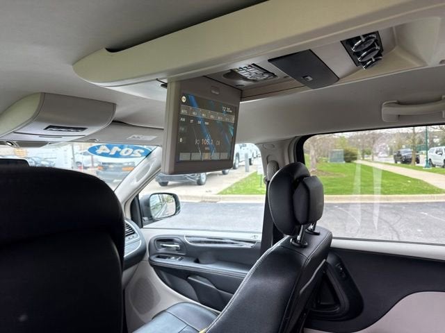 2014 Chrysler Town & Country Touring