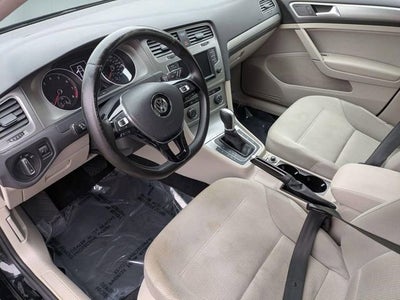 2017 Volkswagen Golf SportWagen S
