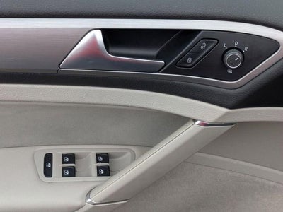 2017 Volkswagen Golf SportWagen S