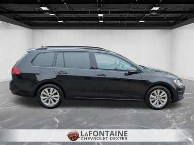2017 Volkswagen Golf SportWagen S