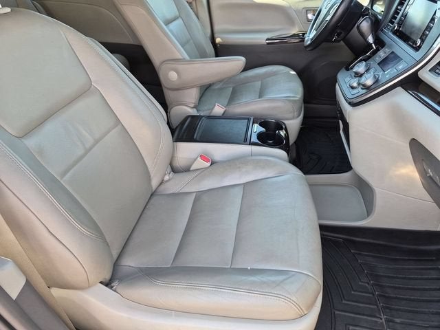 2018 Toyota Sienna XLE 7 Passenger