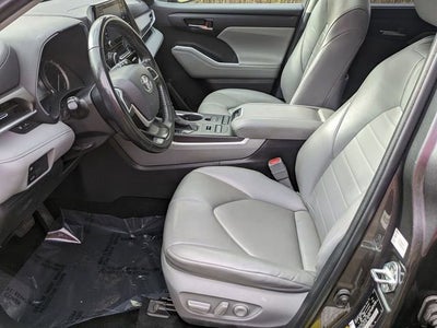 2022 Toyota Highlander XLE