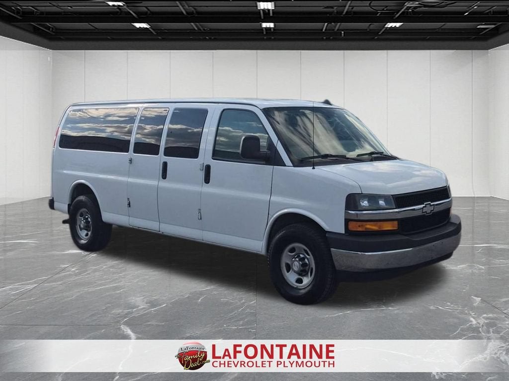2017 Chevrolet Express Passenger 3500 LT