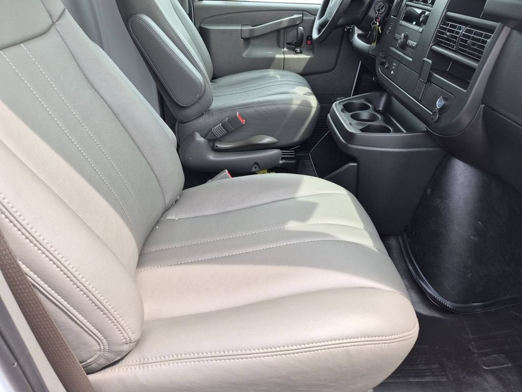 2026 Chevrolet Express Cutaway 3500 1WT