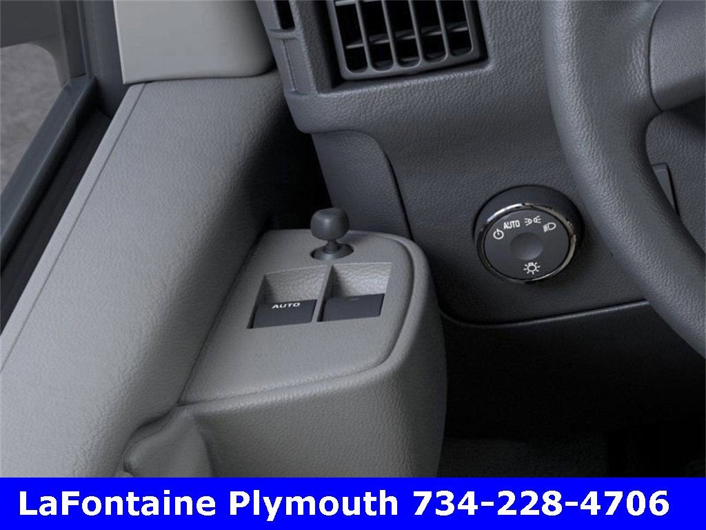 2025 Chevrolet Express Cargo 3500 WT