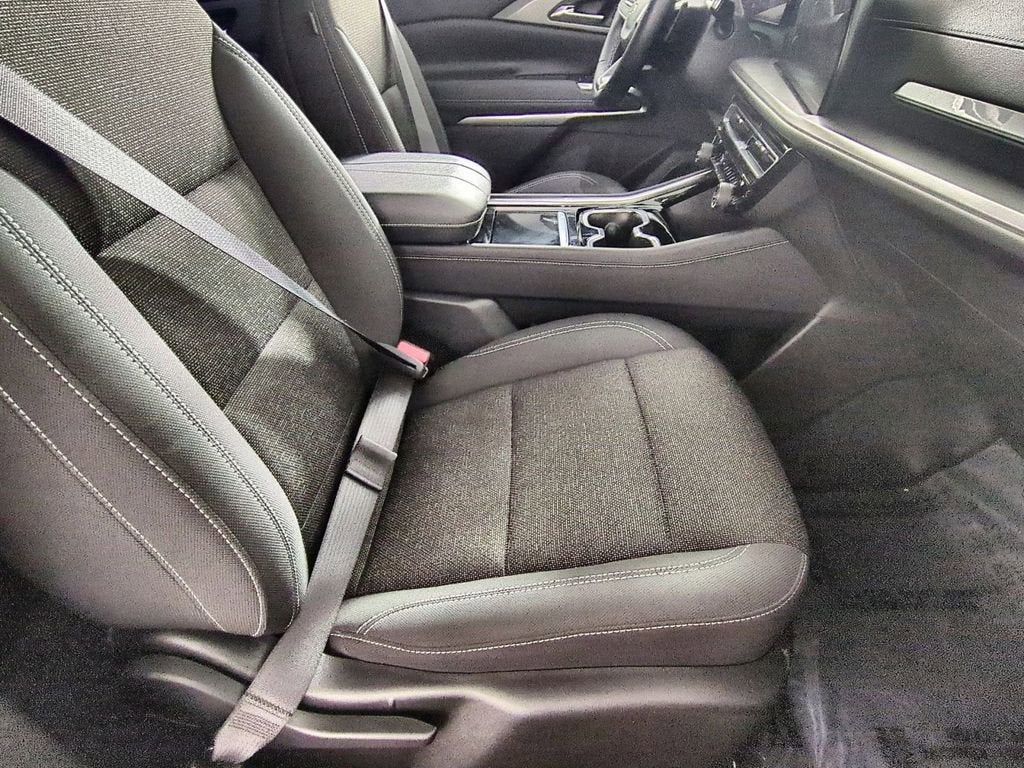 2024 Chevrolet Traverse LS